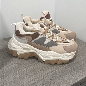 Madden Girl Women's Venomm Sneaker